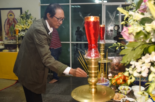 Võ Tòng, bé An của Đất Phương Nam viếng nghệ sĩ Nguyễn Hậu